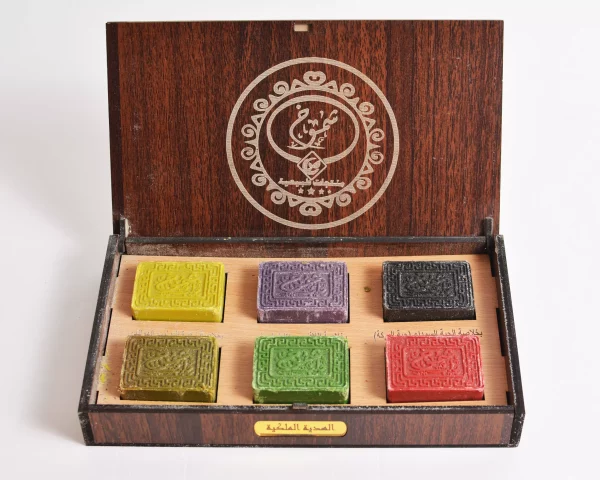 DSC_0322 Aleppo Gift set consisting of 6 Laurel soap is natural in a wonderful wooden box