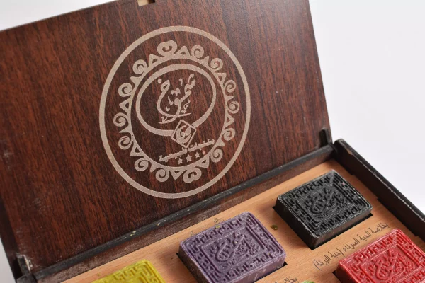 DSC_0325 Aleppo Gift set consisting of 6 Laurel soap is natural in a wonderful wooden box