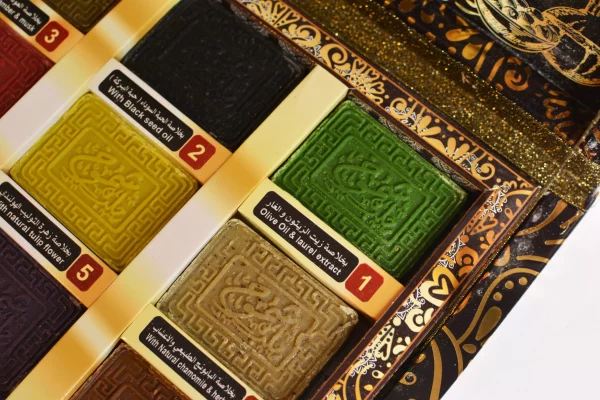DSC_0334 Aleppo Gift set consisting of 9 Laurel soap is natural in a wonderful Carton box