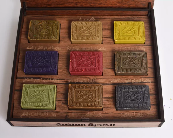 DSC_0348 Aleppo Gift set consisting of 9 Laurel soap is natural in a wonderful wooden box