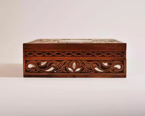 jewelry box Hand engraving in the style of craftsmen from the Fatimid
