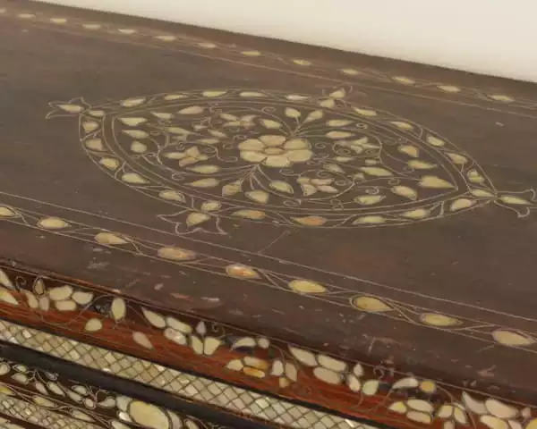 IMG-20230128-WA0133 Handmade antique Damascus mosaic box inlaid with mother-of-pearl