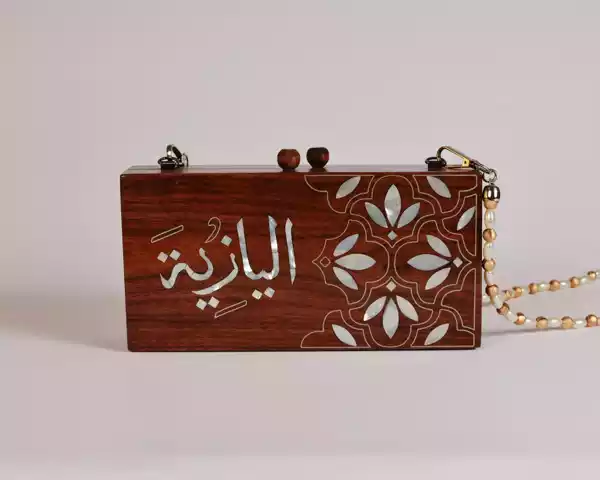 IMG-20231109-WA0002 Handmade women's handbag inlaid with natural mother-of-pearl