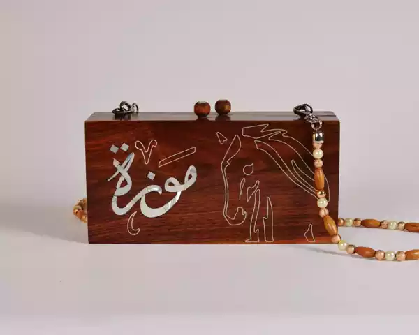 IMG-20231109-WA0008 Handmade women's handbag inlaid with natural mother-of-pearl
