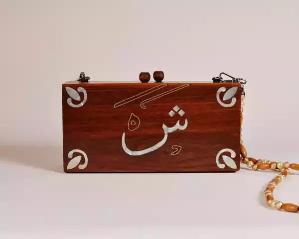 IMG-20231109-WA0018 Handmade women's handbag inlaid with natural mother-of-pearl