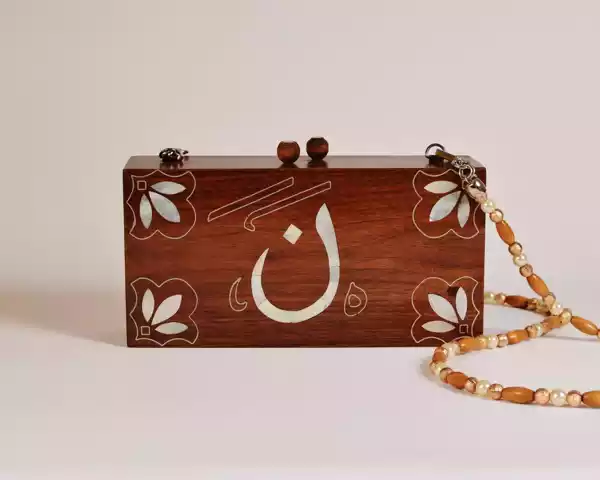 IMG-20231109-WA0019 Handmade women's handbag inlaid with natural mother-of-pearl