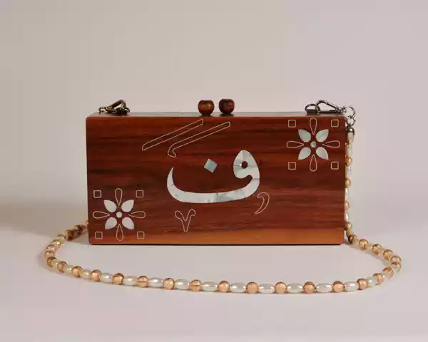 IMG-20231109-WA0022 Handmade women's handbag inlaid with natural mother-of-pearl