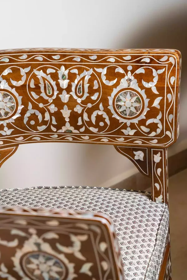 IMG-20240428-WA0015 Damascus corner set with two chairs, a table and mirror inlaid with mother-of-pearl