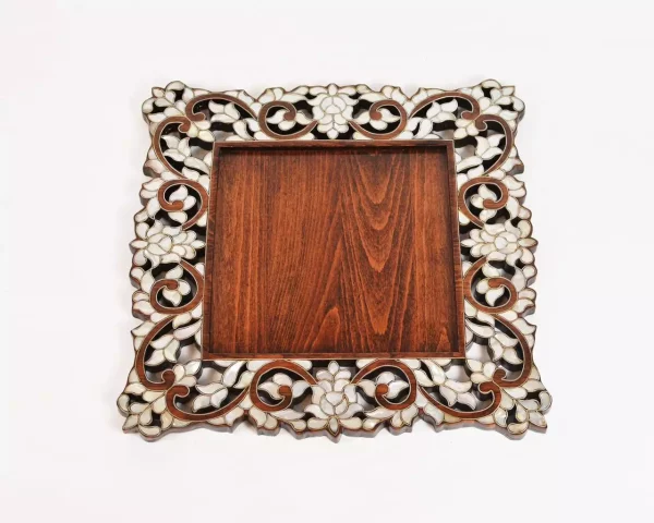 IMG-20240623-WA0005 luxurious tray with a Plexi cover, inlaid with natural mother-of-pearl
