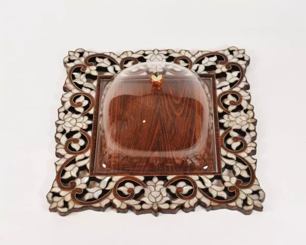 IMG-20240623-WA0006 luxurious tray with a Plexi cover, inlaid with natural mother-of-pearl